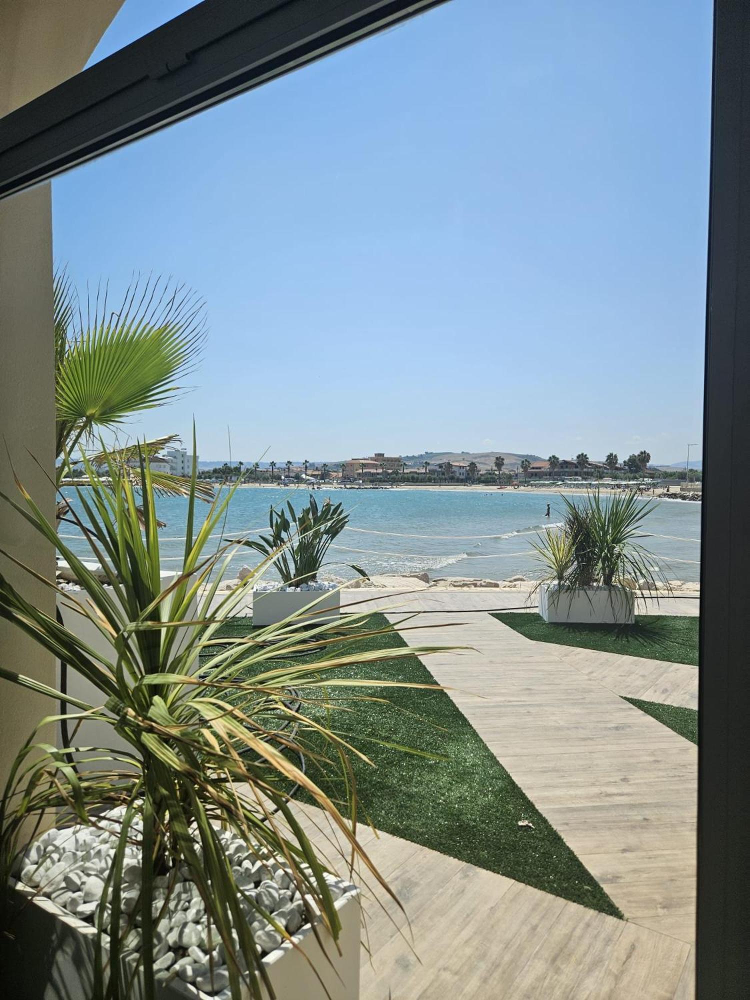 Dada Suites And Sea San Salvo Exterior foto