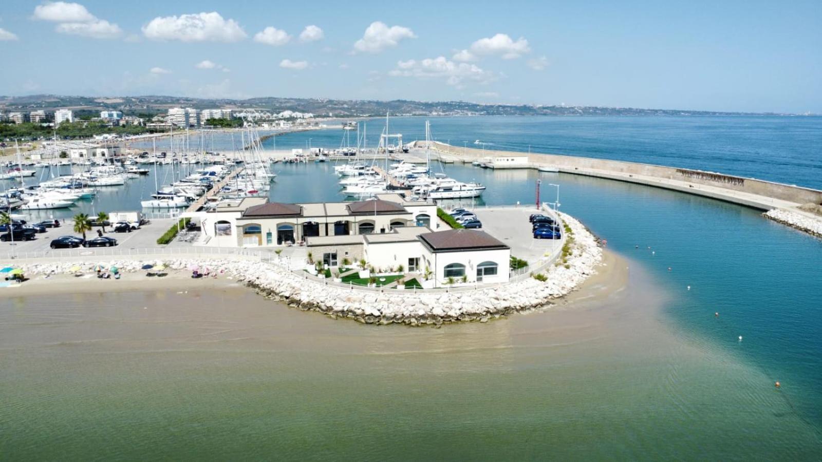 Dada Suites And Sea San Salvo Exterior foto